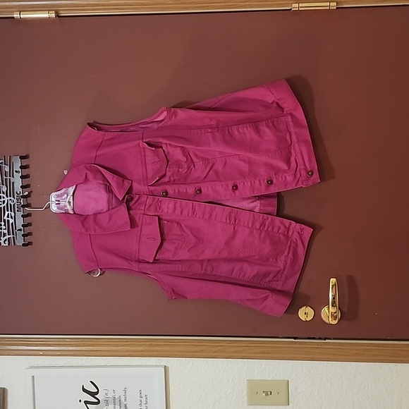 Vest - Picture 1 of 5